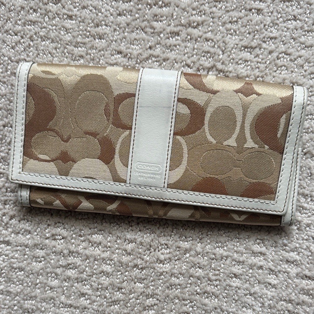 Coach Beige and White Signature Wallet